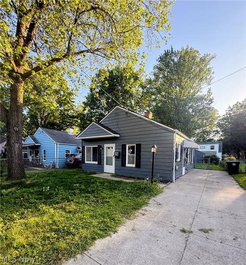 Homes For Sale - 1054 Merton Avenue<br/> Akron, OH 44306