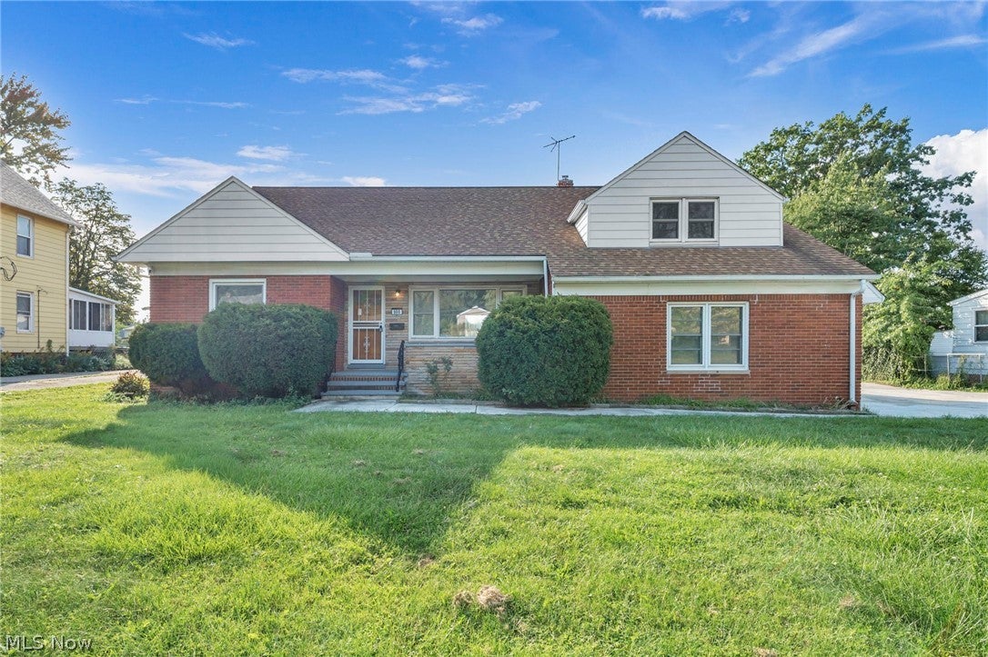 800 E 250th Street