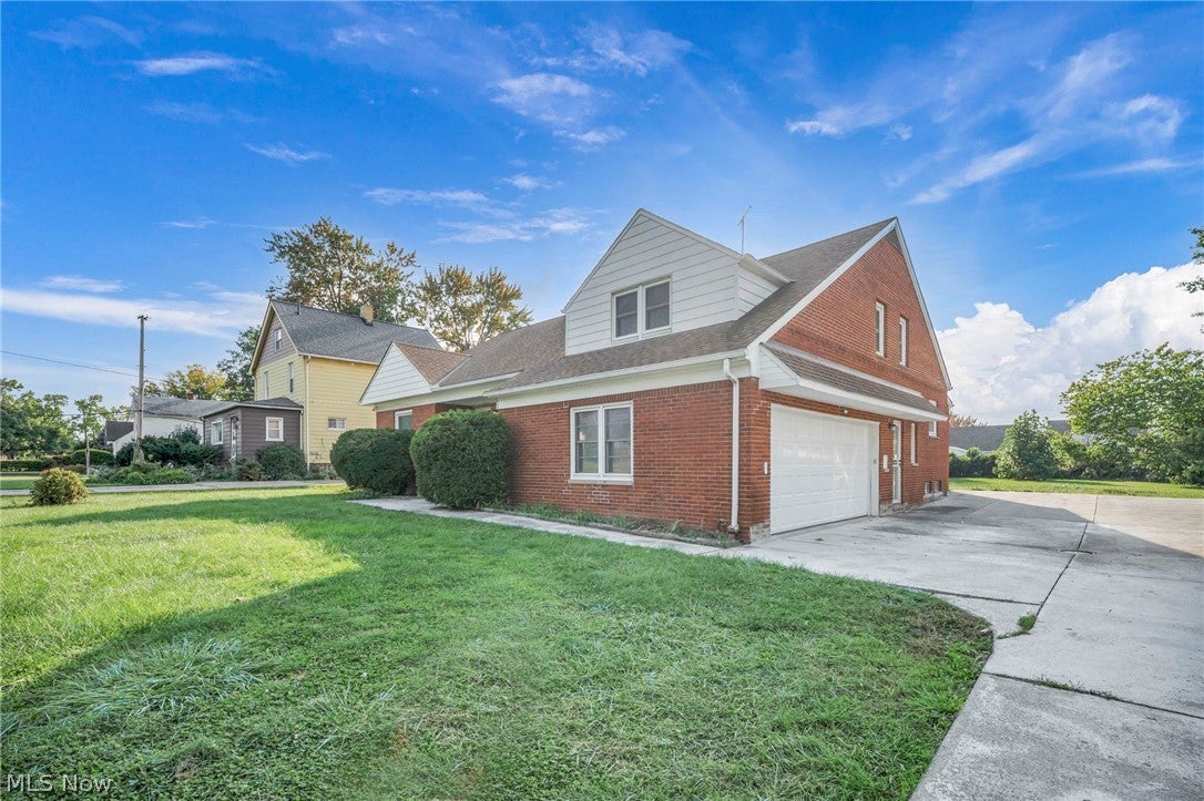 800 E 250th Street
