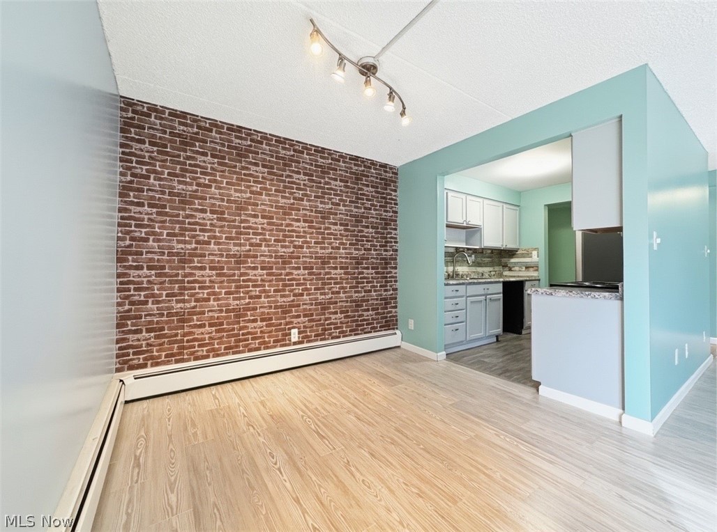 Pine Crest Condo - Residential