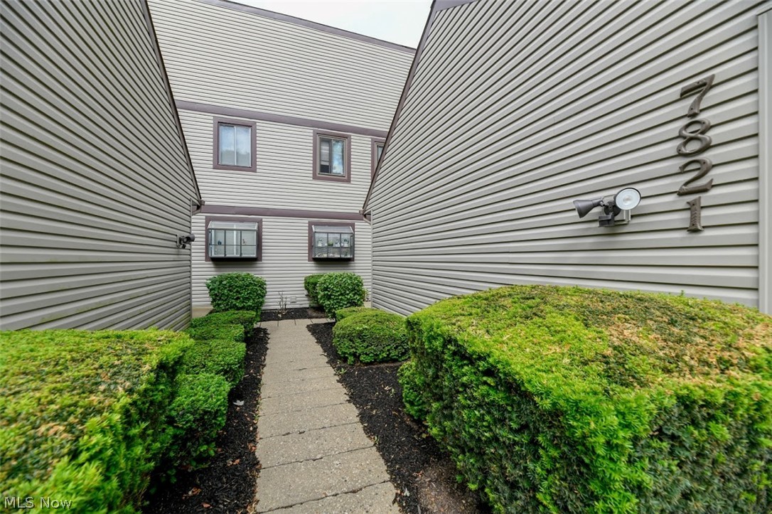 Hillsdale Ridge Condo - Residential