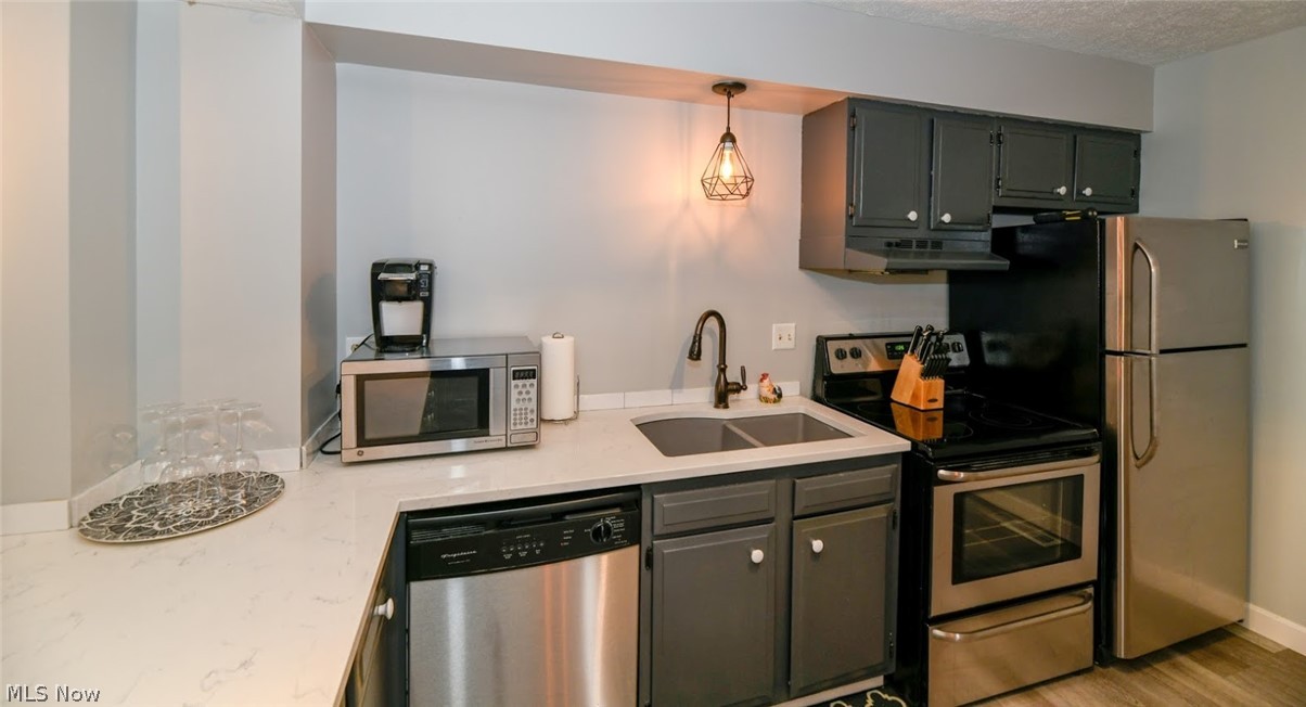 Hillsdale Ridge Condo - Residential