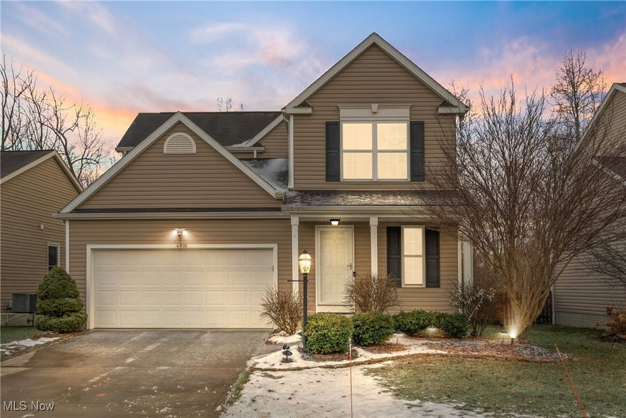 Welcome Home to this 3 Bed 2.5 Bath house in the heart of Brunswick, secluded in the development of Laurel Glenn. Enjoy family meals in the oversized kitchen with attached morning room. Large master bedroom with walk in closet and master suite. Entertain on the oversized desk with large covered gazebo that stays with the home and a full carpeted basement and fenced back yard! 
SELLER HAS INCLUDED A HOME WARRANTY THAT COVERS ALL APPLIANCES, FURNACE, CENTRAL AIR AND MORE UNTIL 2027