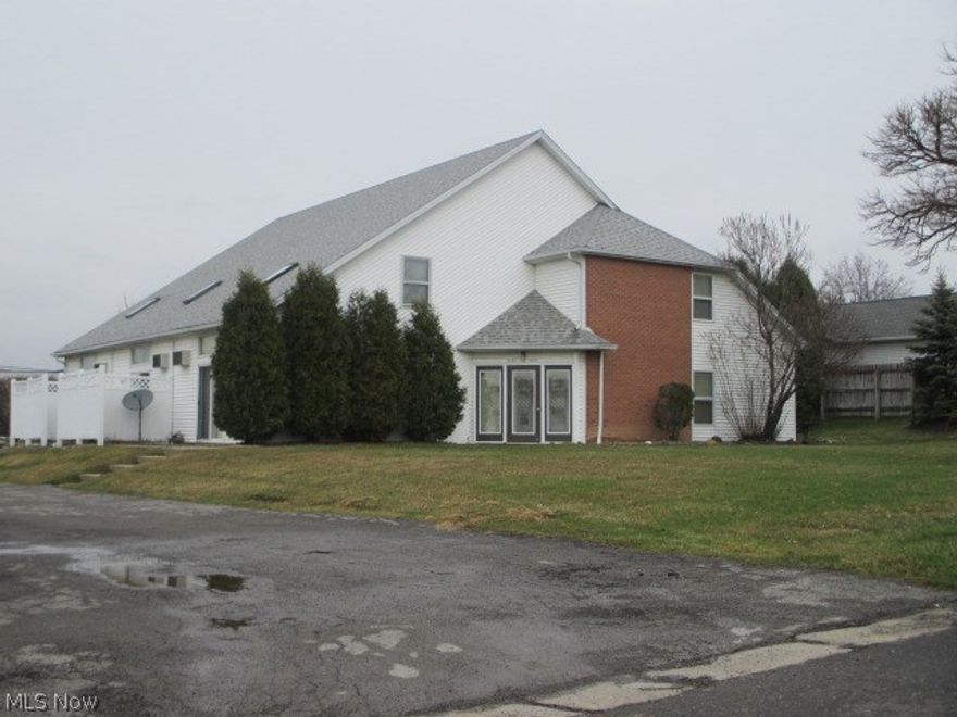 Nice 1 bedroom condo in convenient location. Rent includes condo fee, gas, heating, water, sewer, trash collection, washer & dryer. First month, last month and security due upon signing lease.