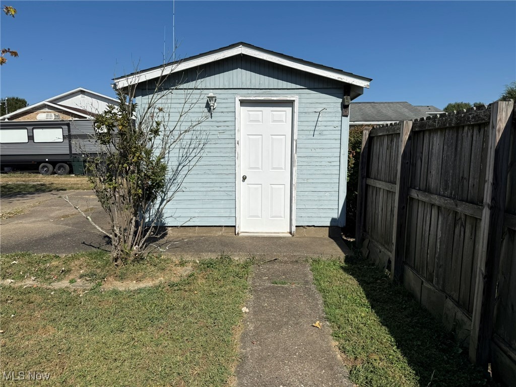 Glass Works Ad - Residential