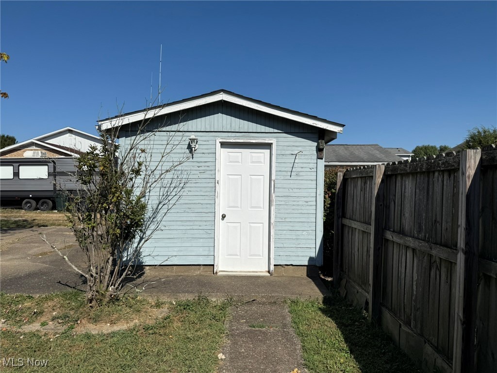 Glass Works Ad - Residential