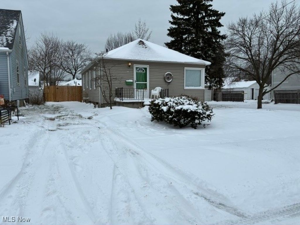 Photo of 1710 Madison Avenue, Lorain, OH 44053 (MLS # 5181785)