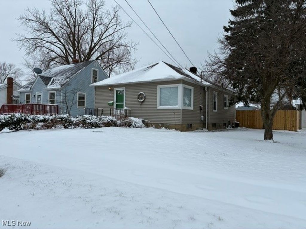 Photo of 1710 Madison Avenue, Lorain, OH 44053 (MLS # 5181785)