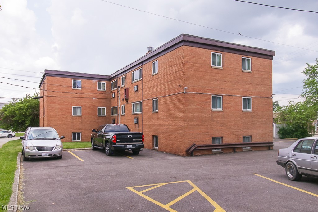 S H Kleinman Realty Companys - Residential Lease