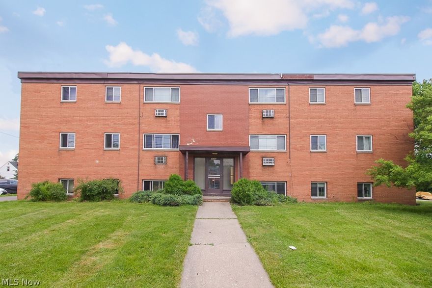 4655 Ridge Road #102 Brooklyn - 1 bed 1 bath apartment! Heat & Hot water included! //

$705 rent / $705 deposit //
$45 application fee per adult //
NO SMOKING //
1 time $79 non-refundable set up fee paid at lease signing //

All applicants are required to fill out a PetScreening app, found on our website directly on the app before being processed. Even if you have NO pets - this app must be filled out. One time, non-refundable pet fee of $200-300 per animal applies to all pets & must be paid prior to or when you pay your first month rent. (No fee for qualified assistance animals). //

1 bed, 1 bath unit, would be perfect for 1-2 occupants.  Incredible location that is a mile from the freeway with convenient access to shopping, transporation, Brooklyn Rec Center and minutes from downtown, Edgewater and more!  This stylish apartment is a beautiful light grey, vinyl wood style floors, bright walls and high windows allow the natural light to brighten the whole space. Doors are a b