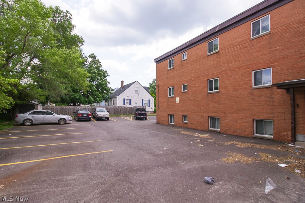 S H Kleinman Realty Companys - Residential Lease