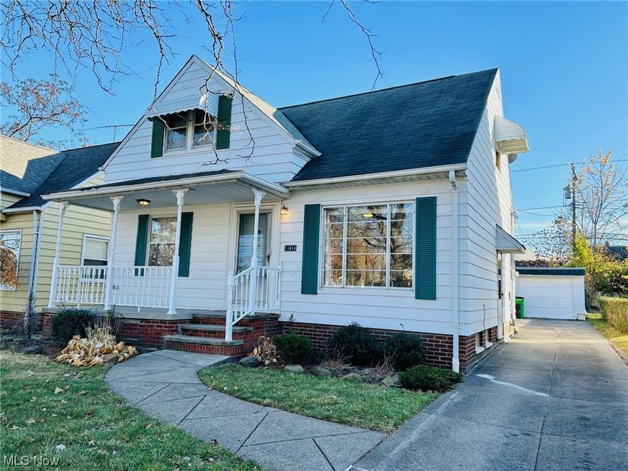 Very clean and ready to move-in three bedroom one bath bungalow style home. Bright airy kitchen, gleaming floors and finished recreation room. Front porch and rear covered deck. Full basement. Close to all conveniences! Short drive to shopping, library, pool, ice skating ring, hospital, Civic Center and Metro Park. 15 Minutes To Revitalized Downtown with access to all major highways. Perfect for first time, move up or empty nester buyers