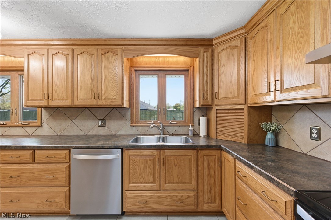 Crystal Shores - Residential