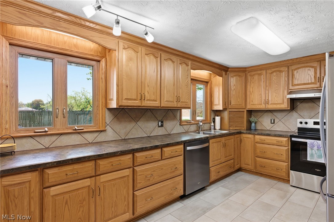 Crystal Shores - Residential