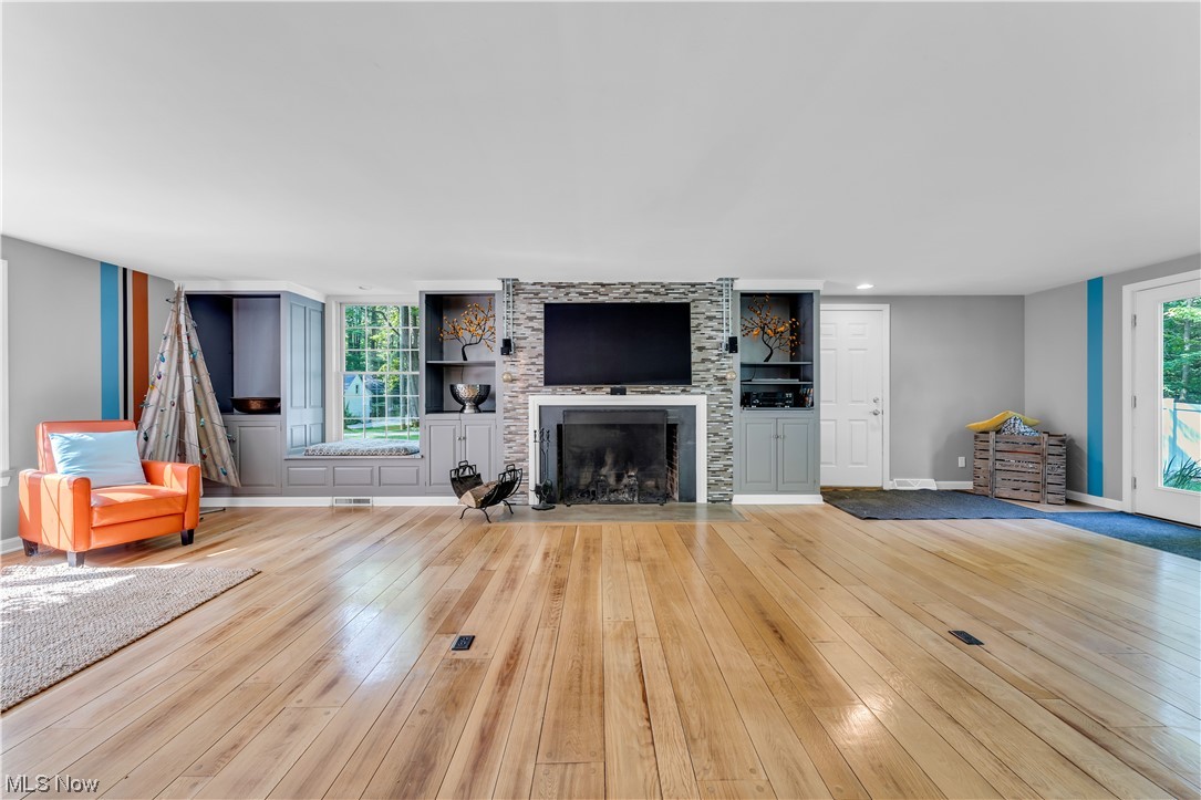 Lois G Wellman Trust - Residential