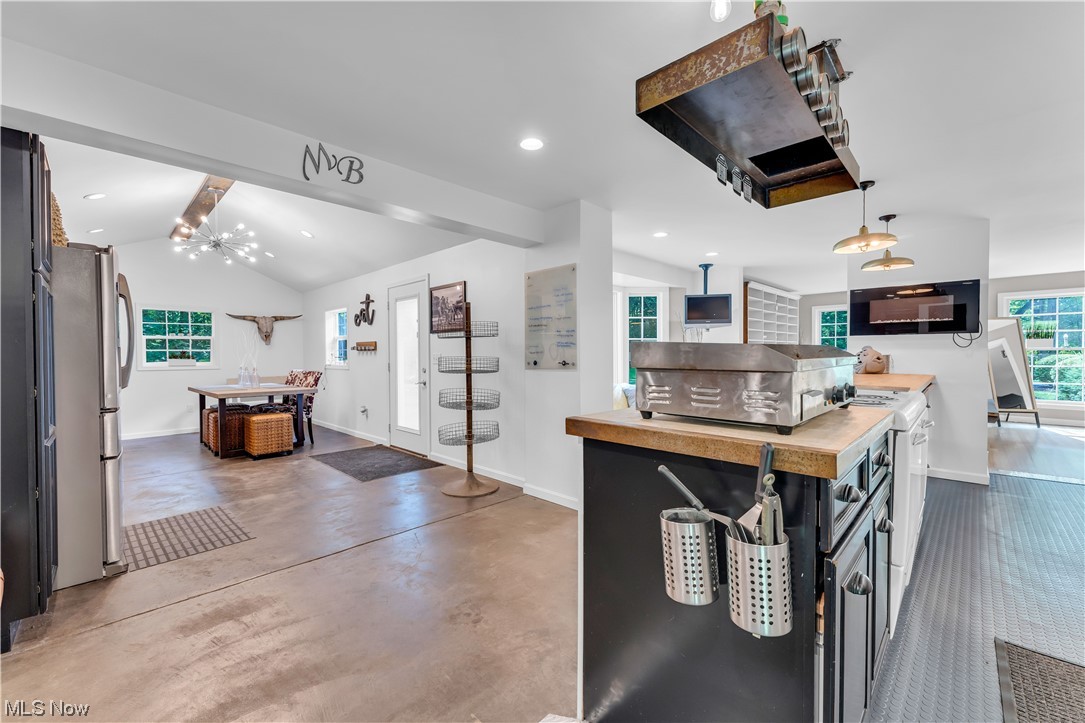 Lois G Wellman Trust - Residential