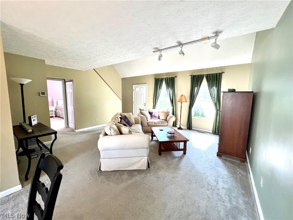 Tinkers Lane Condo - Residential