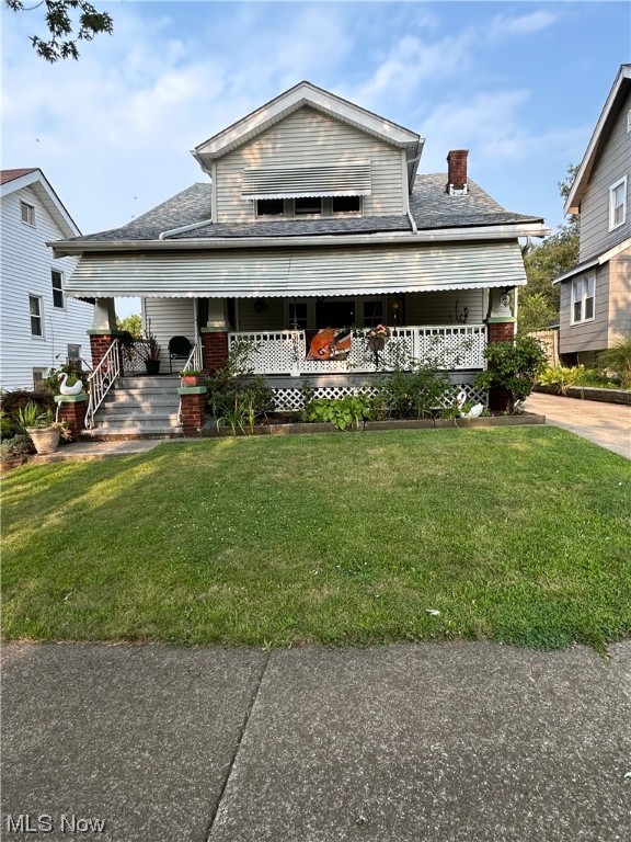 PRIME LOCATION! NEAR FREEWAYS, GROCERY STORES AND LOCAL SHOPPING CENTERS! This property has so much to offer!
Welcome home to this cozy well maintained 5 bedroom cape code, This house has a-lot of character throughout the property
like the original hardwood floor throughout the living and dining room area, The entire house is spacious from the basement to the attic.
The rooms in this house have ample space for you and your loved ones! Come Take A Tour!!! This property is a must see!!!