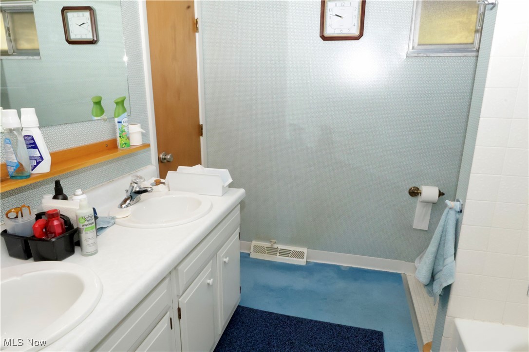 White Oak Drive 06 - Residential