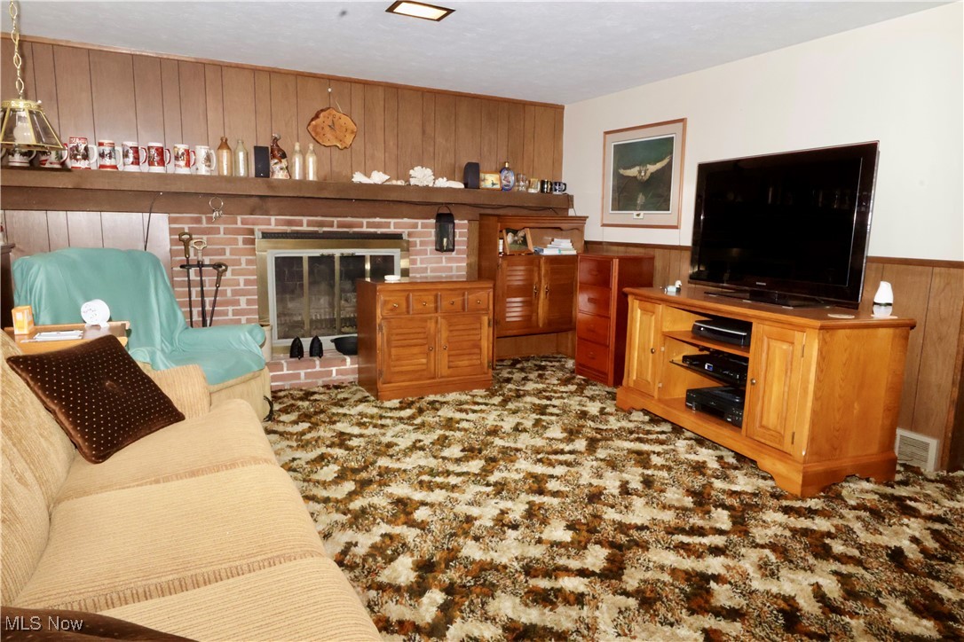 White Oak Drive 06 - Residential