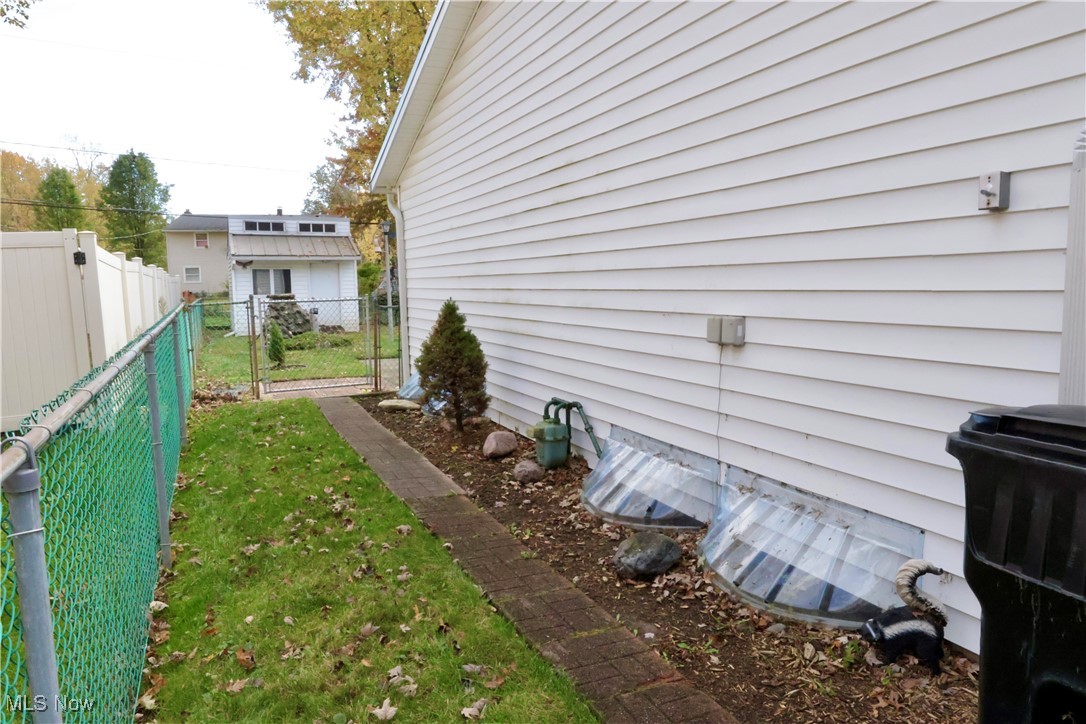 White Oak Drive 06 - Residential
