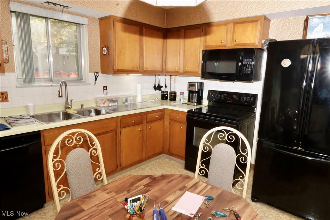 White Oak Drive 06 - Residential