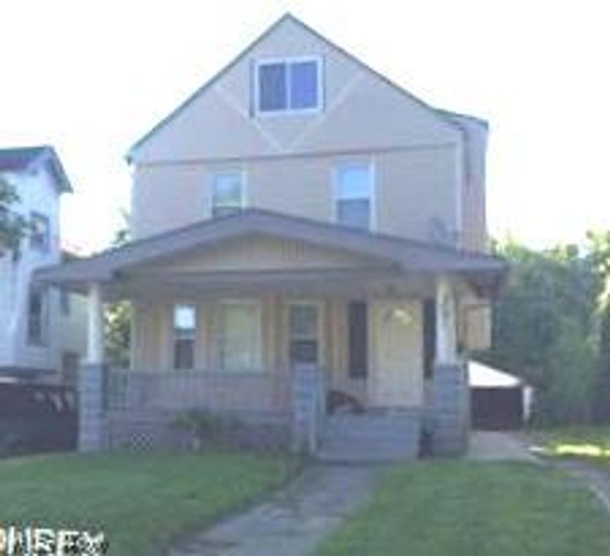 Large 3 bedroom Colonial being sold As-Is. Vinyl siding and replacement windows. Great investment opportunity. Call today