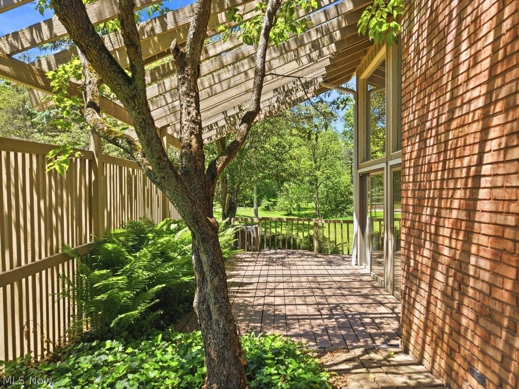 905 Heritage Lane