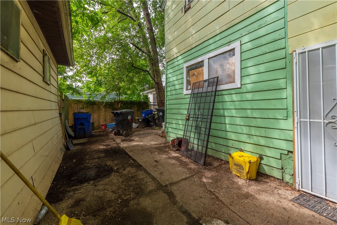 J H Sargents - Residential Income