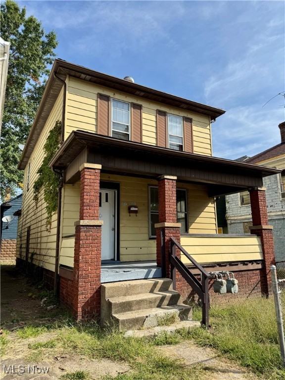 Great investment opportunity located minutes the University, 2 rentals in 1 property! This 3 bedroom, 1 bathroom house comes with new carpet, new flooring, and updated paint throughout. ALSO, this property comes with a 1 bedroom, 1 bathroom garage apartment located directly behind the house. Call an agent today to schedule a showing!
