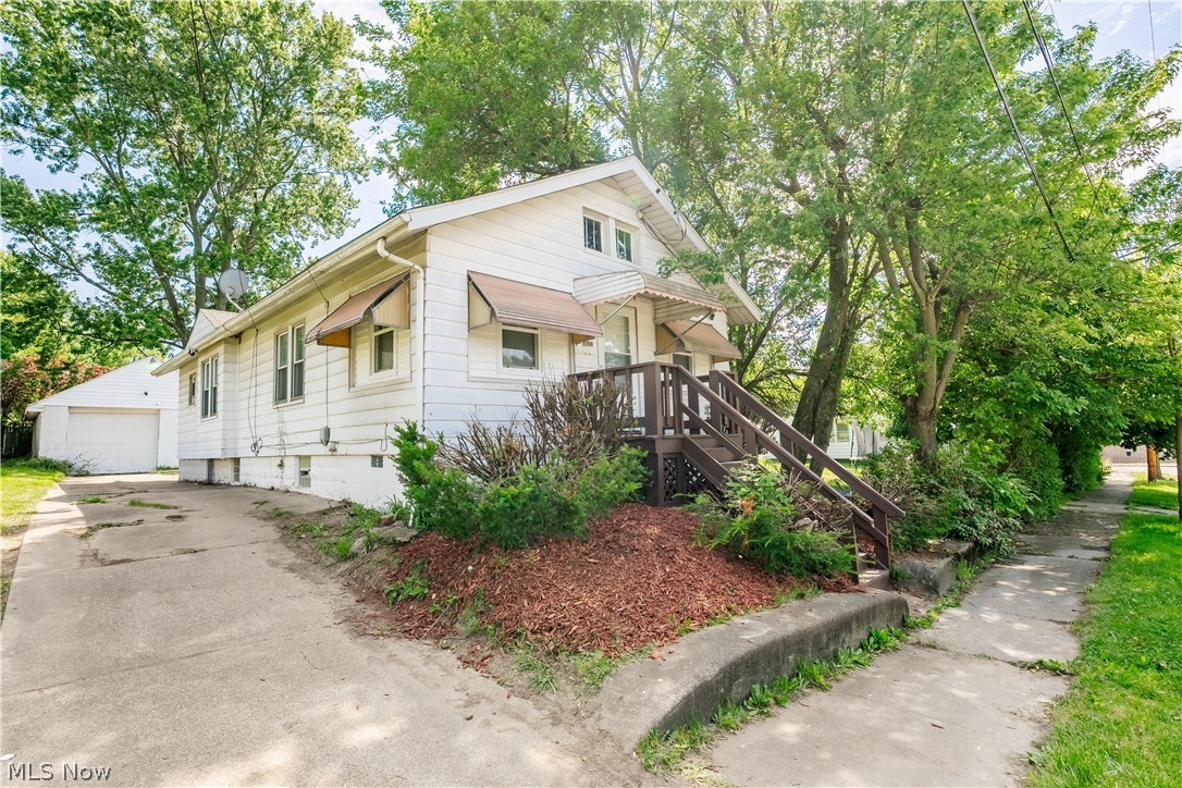 688 Kipling Street