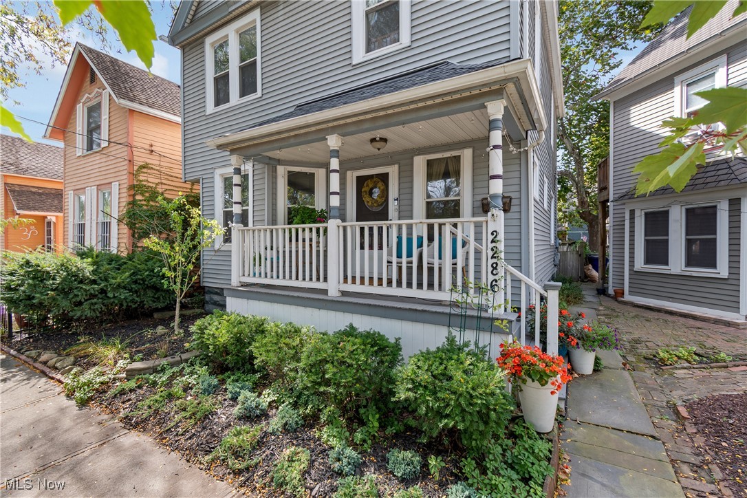 2286 W 10th Street