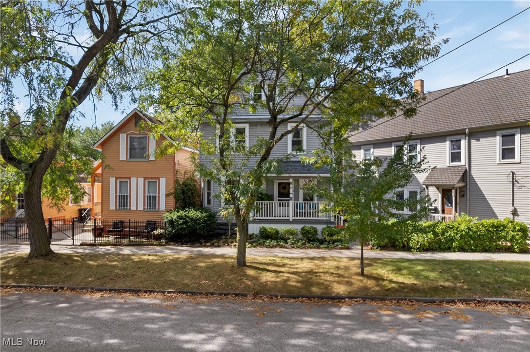 2286 W 10th Street