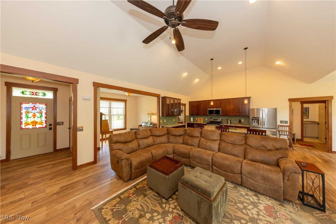 17552 Woodlawn Court, Strongsville, Ohio image 6