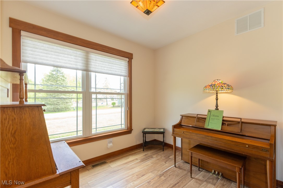 17552 Woodlawn Court, Strongsville, Ohio image 9
