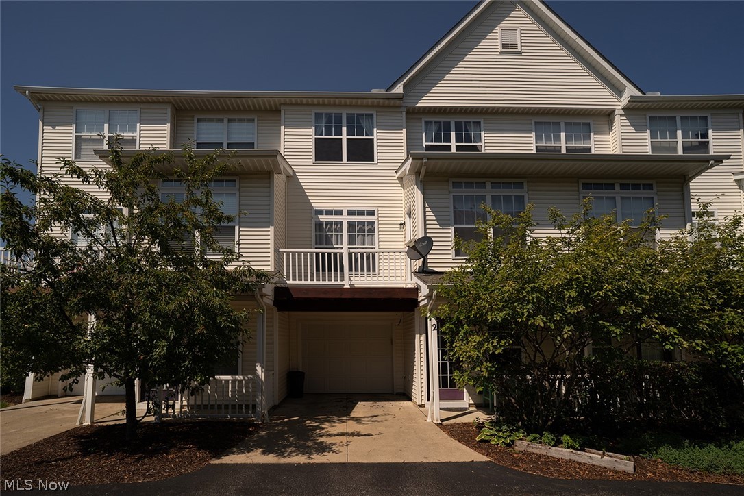 "LOCATION, LOCATION, LOCATION Welcome to very well-maintained 1222 E. Chapman Lane. Located just minutes from Downtown Cleveland Ohio. Surrounded by shopping, restaurants and so much more, this 3 story condo with a bright open concept floor plan is awaiting you in the heart of this Medina community. This home is boasting beautiful high ceilings and tons of natural light with hardwood flooring in the eat-in kitchen. Enjoy summer nights on your balcony while hosting a cookout with friends! Owner’s suite features a walk-in closet with private bath. First floor laundry is a plus! Two spacious bedrooms with two full bathrooms are on the upper level. A half bath is located on the main level for your hosting convenience. Updates include new kitchen tile backsplash, new air conditioner (2020), new Bosch dishwasher, Nest thermostat, re-stained balcony, freshly painted interior, under cabinet kitchen lighting, and ADT alarm system. Also includes ONE YEAR Home Warranty.
OPEN HOUSE: Sat