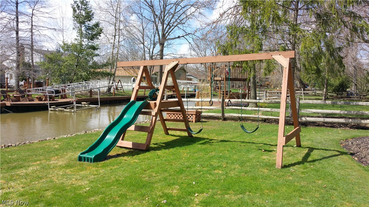 Aurora Shores - Residential