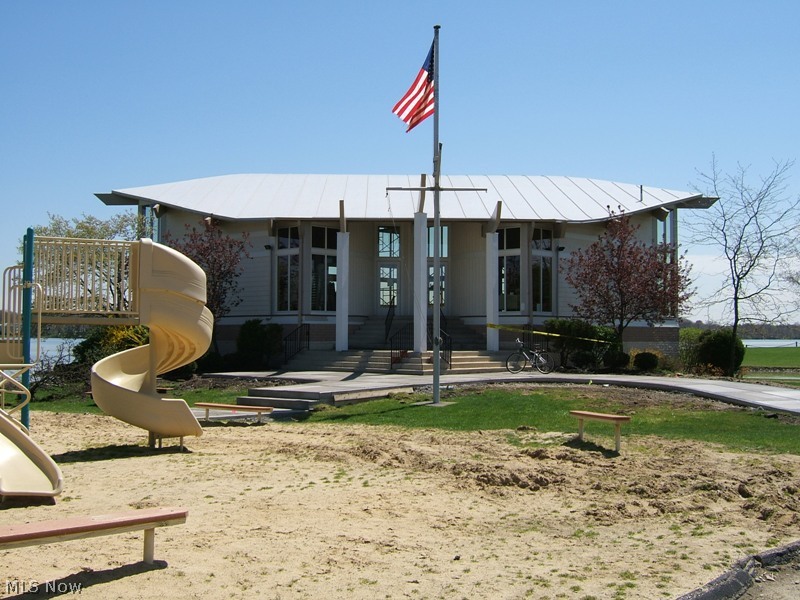 Aurora Shores - Residential