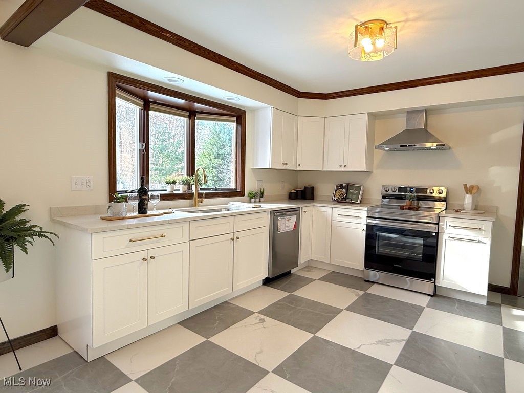 Photo of 3964 Sunnybrook Dr, Warren, OH 44484 (MLS # 5176158)