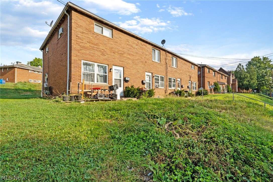 Brick 4-Unit in Cuyahoga Falls! Separate Utilities. 100% occupied. Gross Income $28,080. 24 Hours notice required for showings, 1 Unit will be available for 1st showing. If buyer is interested after 1st showing, the remaining units will be available for showings with pre-approval or proof of funds. Seller has 4 other properties available for sale, willing to sell all together or separate. See MLS #s 4317492 4317527 4317540 4317568 4317592