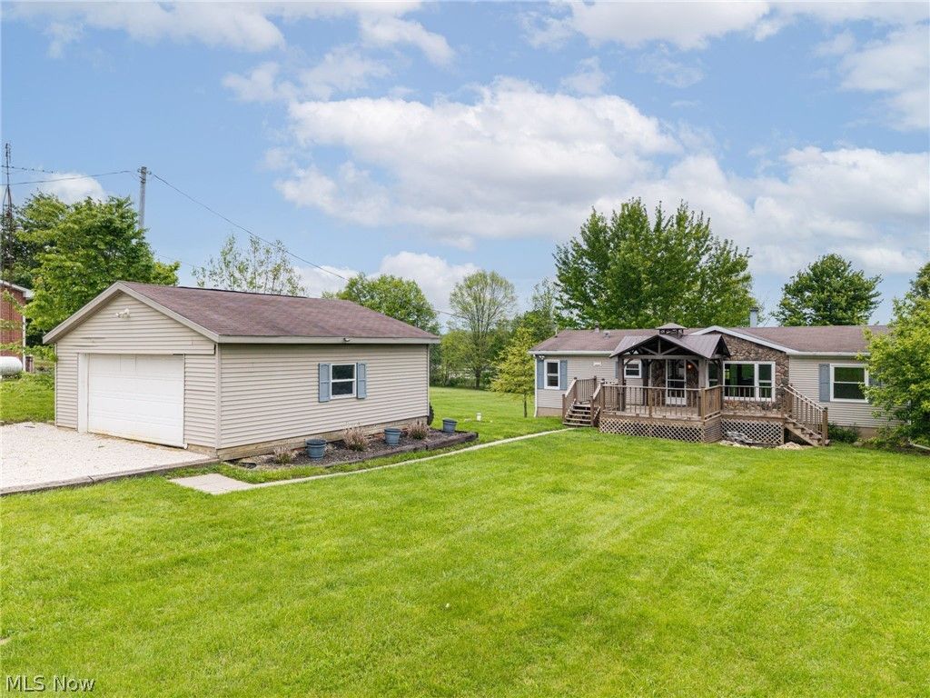 Photo of 12883 Patterson Road, North Lawrence, OH 44666 (MLS # 5209921)