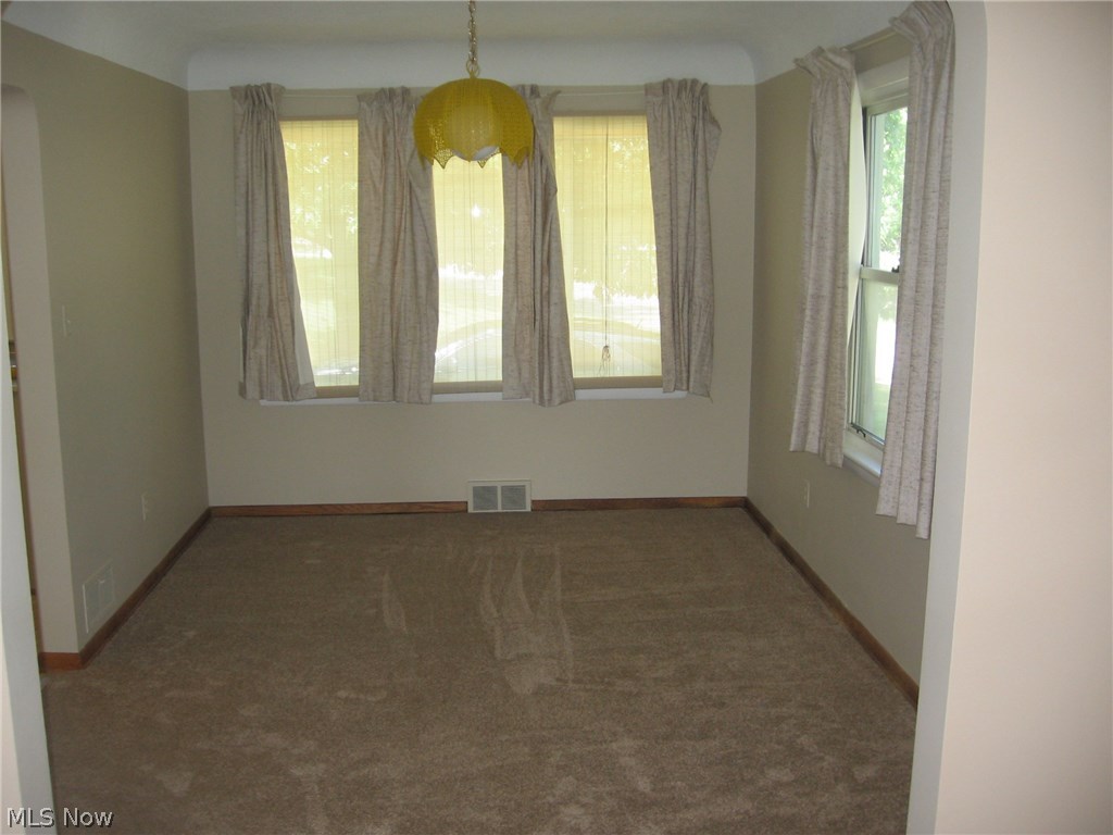 John Larson Realty Cos 06 - Residential