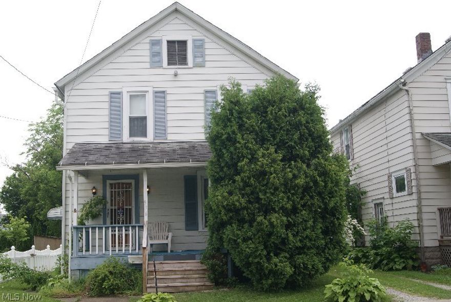 Just a few cosmetic changes and you can call this charming 3 bedroom home yours! 

Furnace & AC- 2000, Roof Replaced 2008 with tear off. Windows replaced, kitchen updates 2008. Main Service (electric & box) updates. Glass block basement windows - 2003. 40 Gallon hot water tank - 2011.