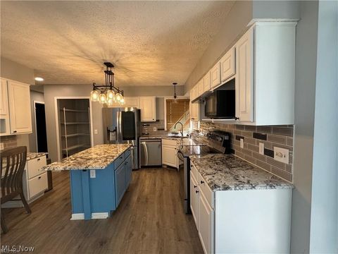 Tiny photo for 242 Ravenshollow Drive, Cuyahoga Falls, OH 44223 (MLS # 5188097)