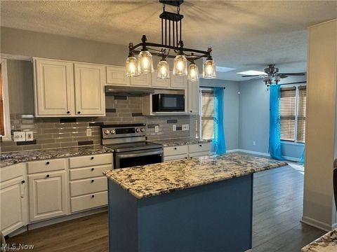 Tiny photo for 242 Ravenshollow Drive, Cuyahoga Falls, OH 44223 (MLS # 5188097)