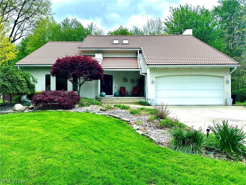 Photo of 391 Centennial Drive, Vienna, OH 44473 (MLS # 5206788)