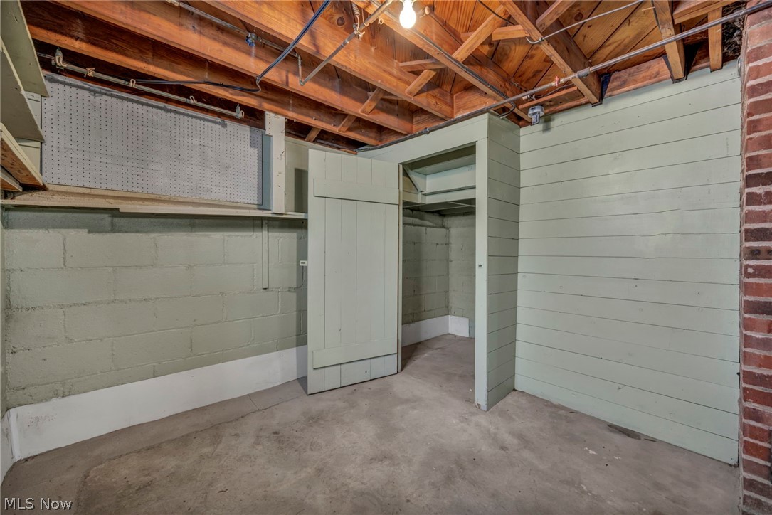 Center Hwy - Residential