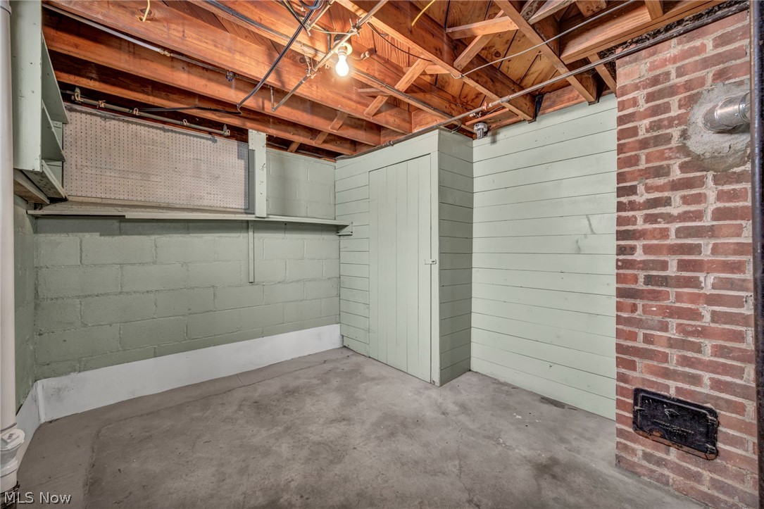 Center Hwy - Residential