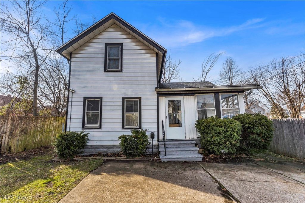 Photo of 786 E 156th Street #Back, Cleveland, OH 44110 (MLS # 5181049)