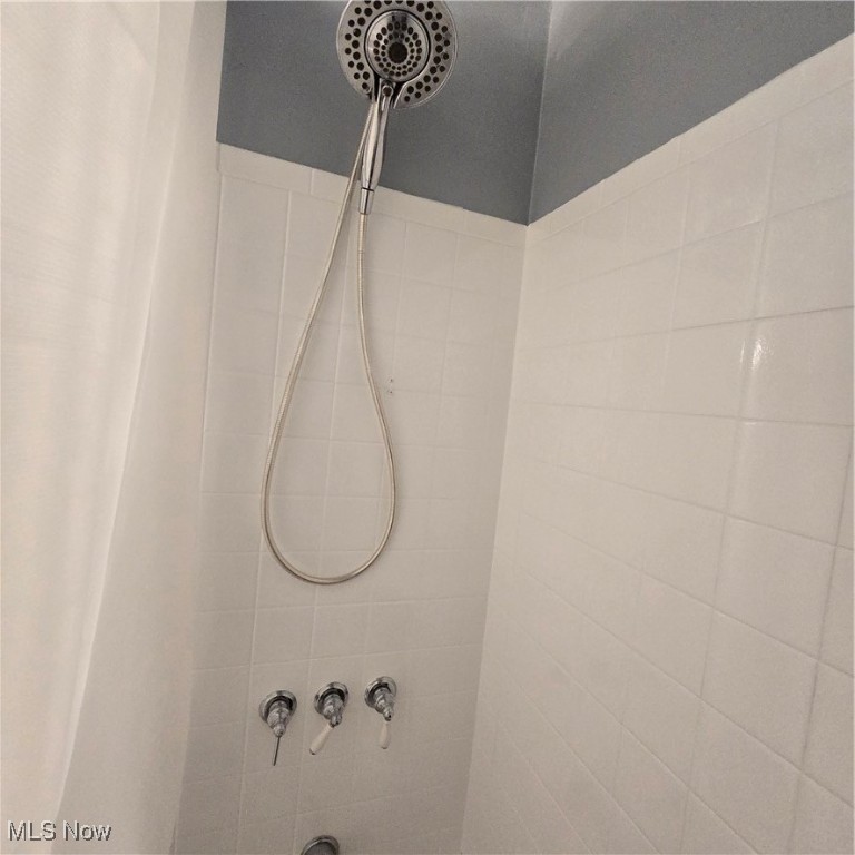 3059 Becket Road, Cleveland, Ohio image 18
